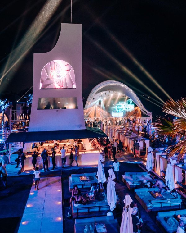 Whats On (10) | Café del Mar Bali